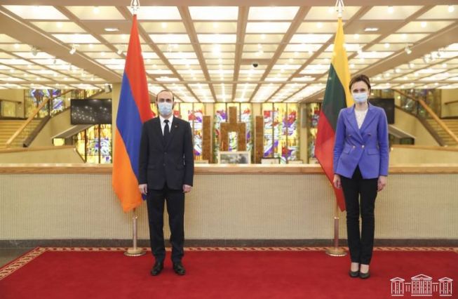 ՀՀ ԱԺ նախագահ Արարատ Միրզոյանը հանդիպել է Լիտվայի Սեյմասի նախագահ Վիկտորյա Չմիլիտե-Նիլսենի հետ