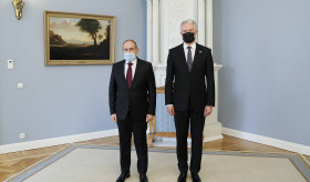 PM Pashinyan meets with President of Lithuania Gitanas Nausėda