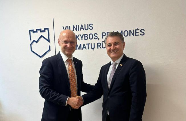 Ambassador Ara Margarian Meets with the President of the Vilnius Chamber of Commerce, Industry and Crafts